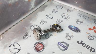 Лот: 23583535. Фото: 1. Шатун Peugeot 207 EP6 0603A0. Двигатель и элементы двигателя