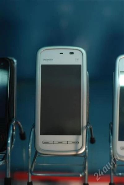 Лот: 608827. Фото: 1. Nokia 5230 белый. Смартфоны