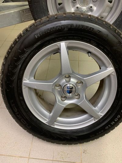 Лот: 20970989. Фото: 1. NOKIAn 215/60R16. Шины на дисках