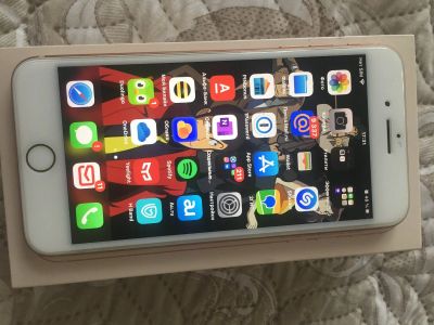 Лот: 17429547. Фото: 1. Продам оригинальный IPhone 8 Plus... Смартфоны
