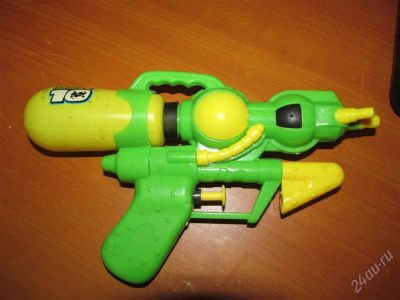 Лот: 2626212. Фото: 1. водный пистолет BEN10+мармелад. Другое (игрушки)
