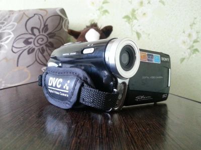 Лот: 3927435. Фото: 1. Продам видеокамеру SONY+зарядка... Видеокамеры