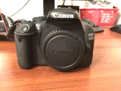 Лот: 10841362. Фото: 1. Canon 550d. Цифровые зеркальные