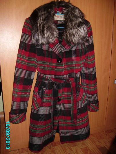 Лот: 3291602. Фото: 1. пальто 42-44 размера с мехом.Скоро... Верхняя одежда