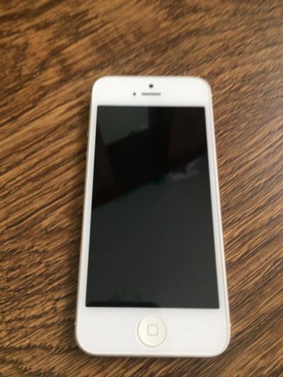 Лот: 10032650. Фото: 1. iPhone 5 16 Gb. Смартфоны