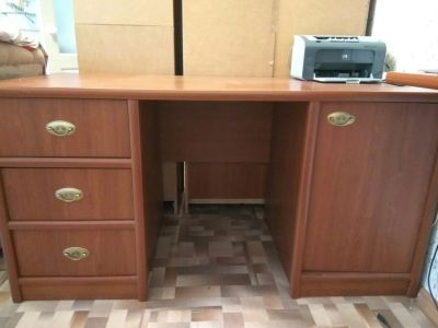 Лот: 8461814. Фото: 1. Стол письменный. Компьютерные и письменные столы
