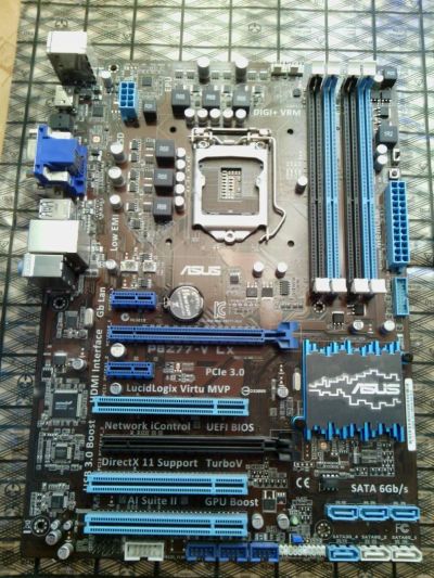Лот: 4718325. Фото: 1. Asus P8Z77-V LX. Материнские платы