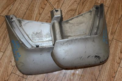 Лот: 5909021. Фото: 1. Брызговики передние Daihatsu Pyzar... Кузов