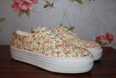 Лот: 4770709. Фото: 1. Кеды на платформе River Island... Кеды, кроссовки, слипоны