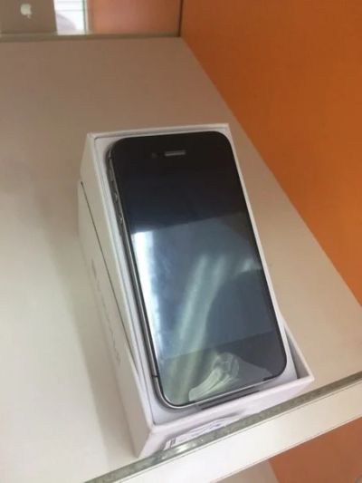 Лот: 7649658. Фото: 1. iPhone 4s black бессмертная классика... Смартфоны