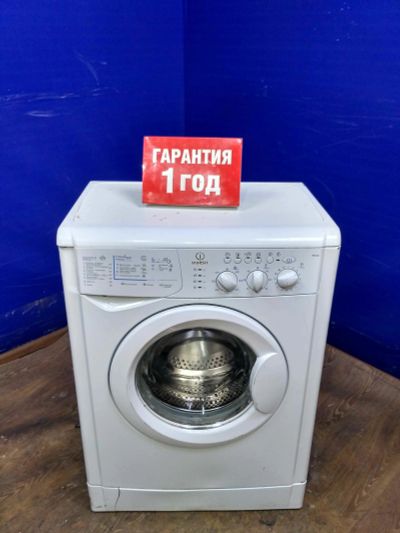 Лот: 14524923. Фото: 1. Стиральная машина indesit wisl... Стиральные машины