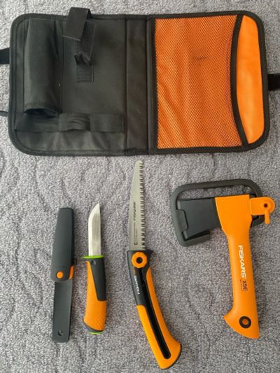 Лот: 19325825. Фото: 1. Топор Fiskars Х5 + универсальный... Ножи, топоры