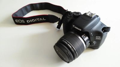 Лот: 4450890. Фото: 1. Canon EOS 550D body + кит Canon... Цифровые зеркальные