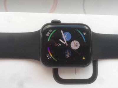 Лот: 14778053. Фото: 1. Apple Watch 4 40mm. Смарт-часы, фитнес-браслеты, аксессуары