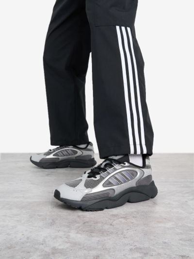 Лот: 25369466. Фото: 1. Кроссовки мужские adidas Ozmillen... Кеды, кроссовки, слипоны