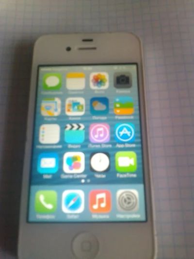 Лот: 3662785. Фото: 1. iphone 4 белый. Кнопочные мобильные телефоны