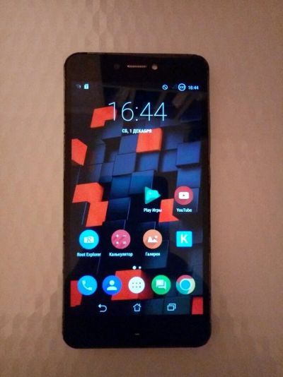 Лот: 12728810. Фото: 1. Prestigio Muze E3. Смартфоны