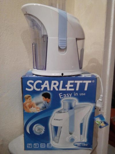 Лот: 7117839. Фото: 1. Соковыжималка Scarlett SC-1013... Кухонная