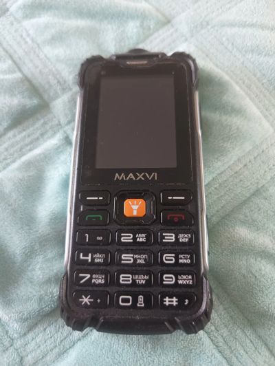 Лот: 25793063. Фото: 1. Телефон Maxvi. Кнопочные мобильные телефоны