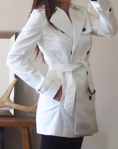 Лот: 3935633. Фото: 1. Белый тренч Zara. Р-р M. Б/У. Верхняя одежда