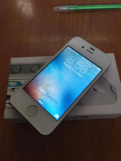 Лот: 10422928. Фото: 1. iPhone 4S 64Gb белый. Смартфоны