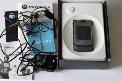 Лот: 3037522. Фото: 1. Motorola RAZR V3i. Кнопочные мобильные телефоны