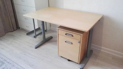 Лот: 11058167. Фото: 1. Компьютерный стол и тумба IKEA. Компьютерные и письменные столы