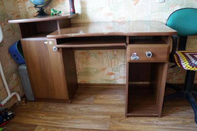 Лот: 4285037. Фото: 1. стол компьютерный. Компьютерные и письменные столы