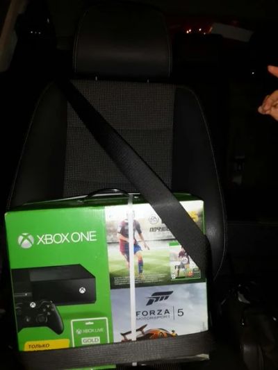 Лот: 5200937. Фото: 1. Xbox one +9 игр и live на 10 месяцев. Игровые приставки, консоли