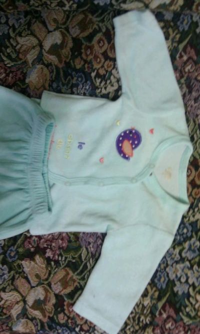 Лот: 4486744. Фото: 1. Детские кофточка и штанишки. Свитера, худи, толстовки
