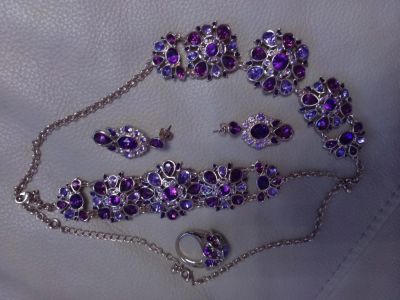 Лот: 6404953. Фото: 1. Набор бижутерии Avon "Королева... Комплекты изделий