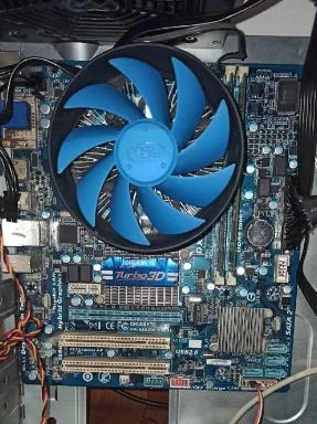 Лот: 17215930. Фото: 1. GA-880GM-USB3L. Материнские платы