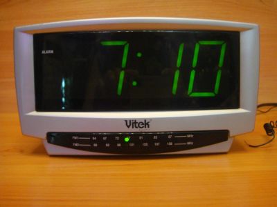 Лот: 3602581. Фото: 1. Часы Vitek. Часы настенные, настольные