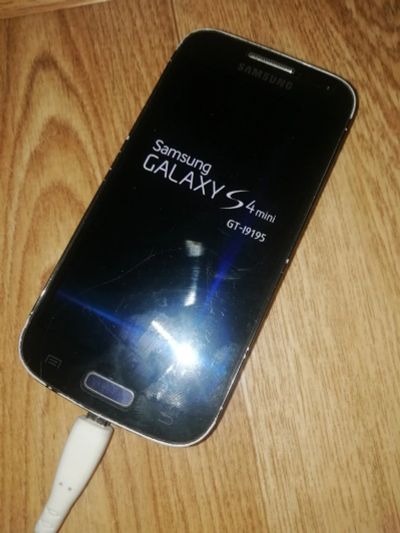 Лот: 15607630. Фото: 1. Samsung galaxy s4 mini. Смартфоны