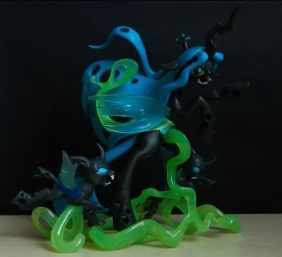 Лот: 16285783. Фото: 1. Queen Chrysalis. Куклы