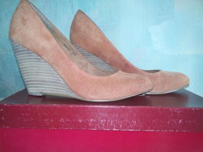 Лот: 7004075. Фото: 1. Туфли Reserved замша. Туфли