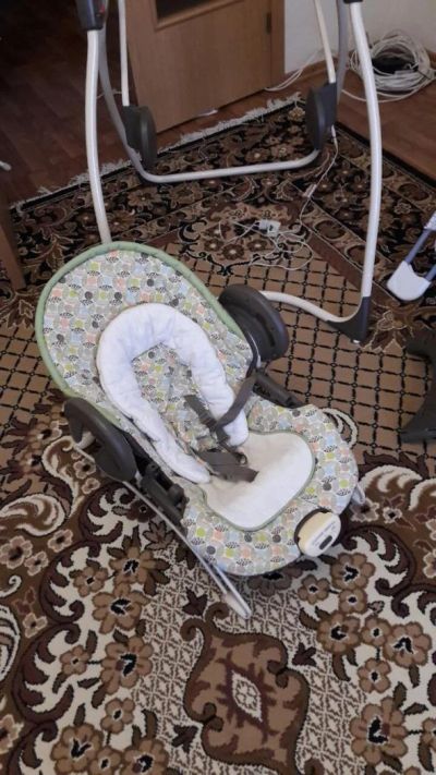 Лот: 7578298. Фото: 1. Электронная качеля Graco. Ходунки, прыгунки, качели