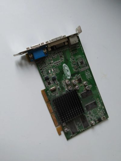 Лот: 17053433. Фото: 1. ATI Radeon Rv100 Sd32m 32mb AGP... Видеокарты
