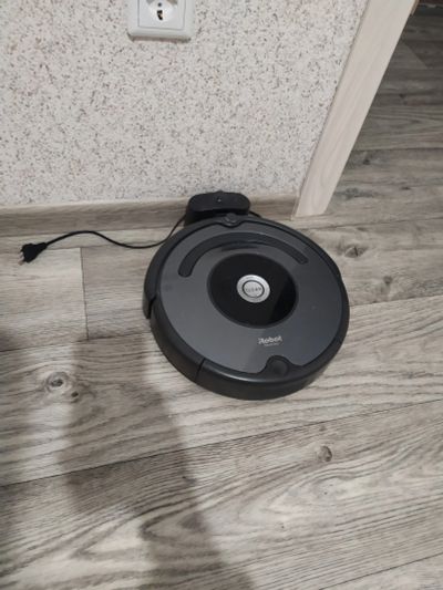 Лот: 18713101. Фото: 1. Робот пылесос irobot roobma 676. Пылесосы, паровые швабры