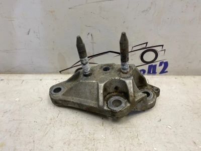 Лот: 21710946. Фото: 1. кронштейн двигателя Honda Civic... Двигатель и элементы двигателя