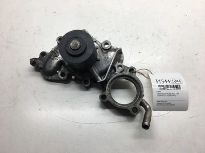 Лот: 20385787. Фото: 1. Помпа Toyota Hilux 1991 1610069225... Двигатель и элементы двигателя