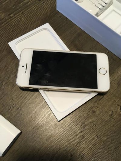Лот: 10488665. Фото: 1. Продам IPhone 5s 16gb Gold ME434RU... Смартфоны