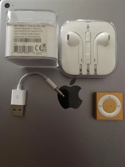 Лот: 7676812. Фото: 1. Продам iPod shuffle 4 + новые... Плееры