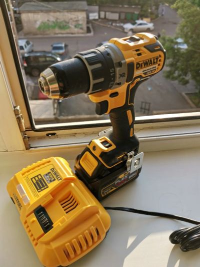 Лот: 17383886. Фото: 1. Шуруповерт DeWALT Dcd 791. Электроинструмент