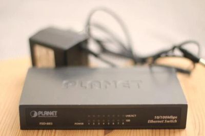 Лот: 6326403. Фото: 1. Свич planet fsd 803 смотрите мои... Маршрутизаторы (роутеры)