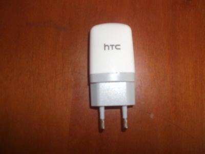 Лот: 3121651. Фото: 1. Сетевое зарядное на HTC,белое. Зарядные устройства, блоки питания, адаптеры сетевые для смартфонов