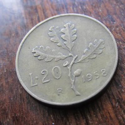 Лот: 23525425. Фото: 1. Монета 20 лир Италия 1958 портрет... Европа