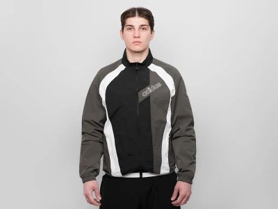 Лот: 25054223. Фото: 1. Ветровка Adidas. Верхняя одежда