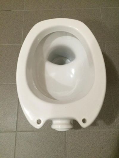 Лот: 8818449. Фото: 1. Унитаз новый с новостройки. Унитазы, биде