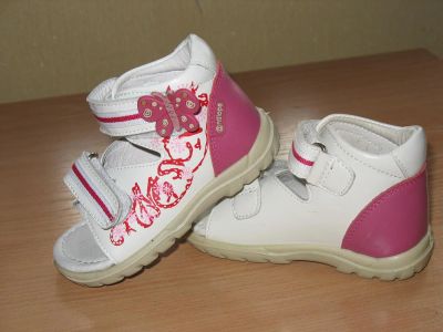 Лот: 3200860. Фото: 1. Сандали на девочку 22р. Сандалии